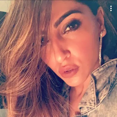 S U K R I T I G R O V E R profile
