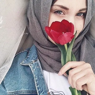 zoya khan profile