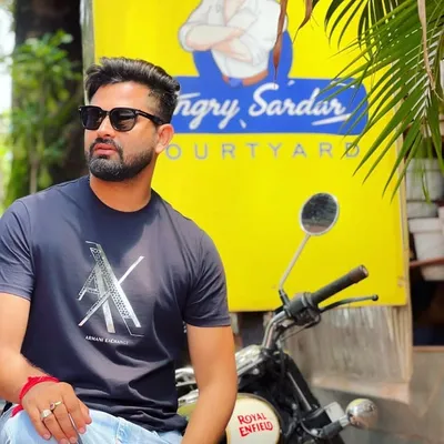Sumit Tyagi ๐ฑ profile