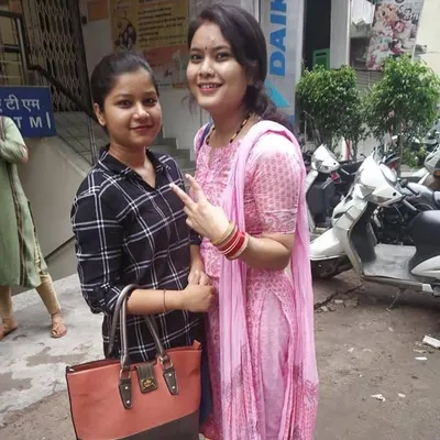 Summi Rawat profile