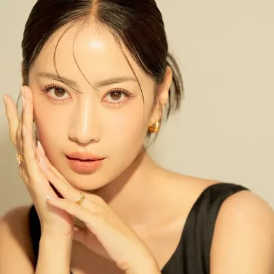 ソン イ profile