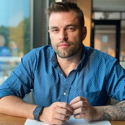 Chris Thompson profile