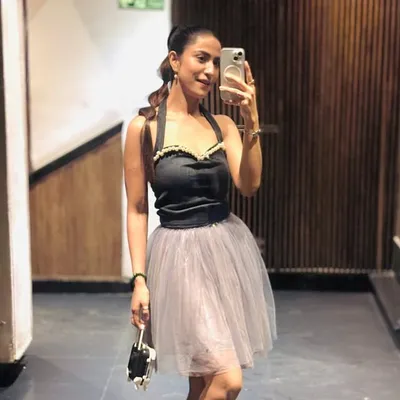 Survi Sanyal profile