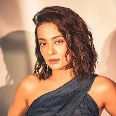 Surveen Chawla profile