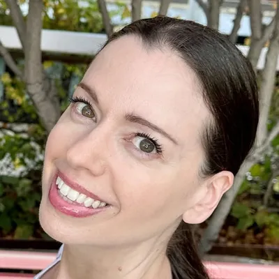 Susane Colasanti profile