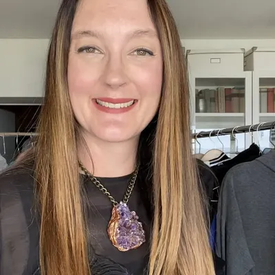 Lisa Marie Armstrong profile