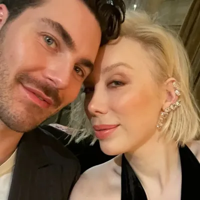 MR AND MRS SIMMONS profile