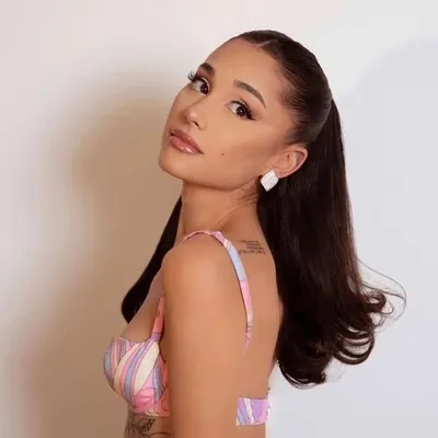 arianagrande | fanpage profile