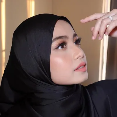 PIKA ZAMBRY profile