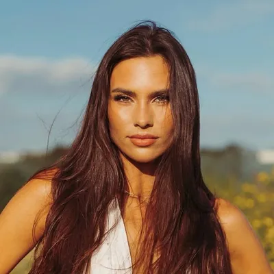 SYDNEY TAYLOR profile