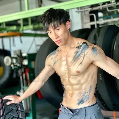 熠凱Yi-Kai profile