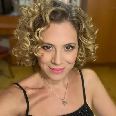 Szinetár Dóra Official Instagram profile photo