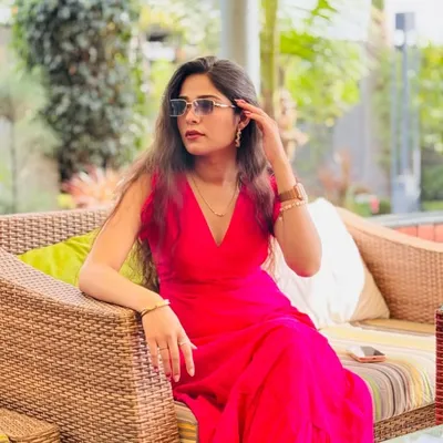Taanisha|Blogger profile