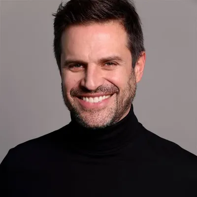 Mark Tacher profile