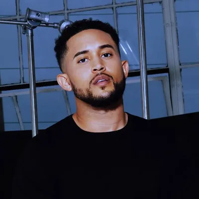 Tahj Mowry profile