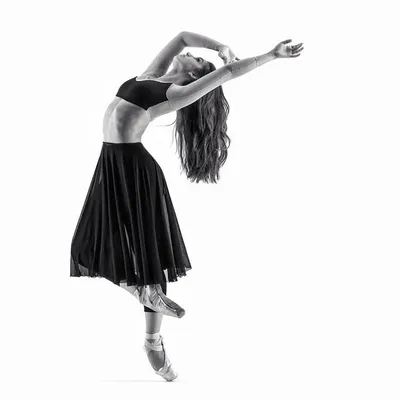 ↬ T a ï l y s - DANCER ✨ profile