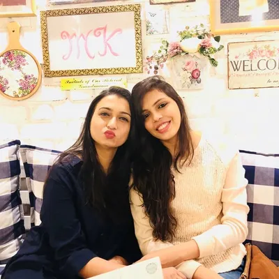 Reem & Safa profile