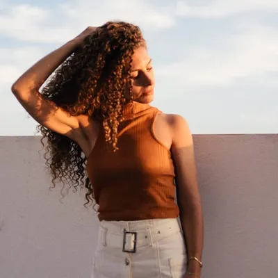 Talia Miri profile