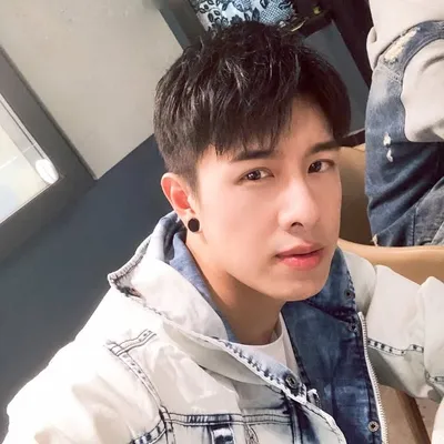 鄧 加樂 eugene tang profile