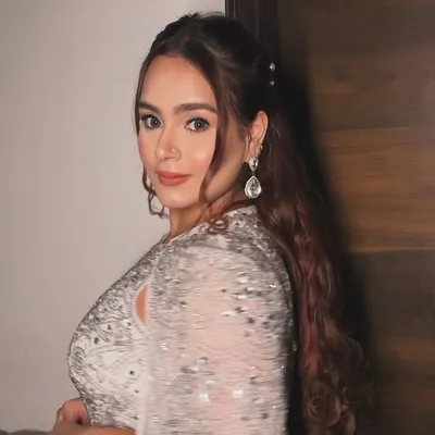 TANYA KHANNA profile