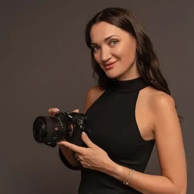 Tara Bergman newborn photographer in Miami profile