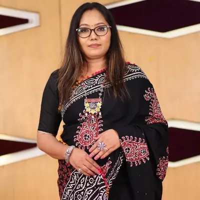 Tara_mehndi&makeup artist profile