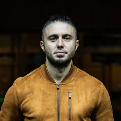 Taras Topolia profile