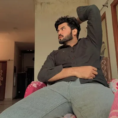 TARIK👑 profile
