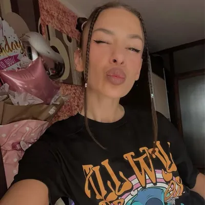 Jelena ๐ธ๐ profile