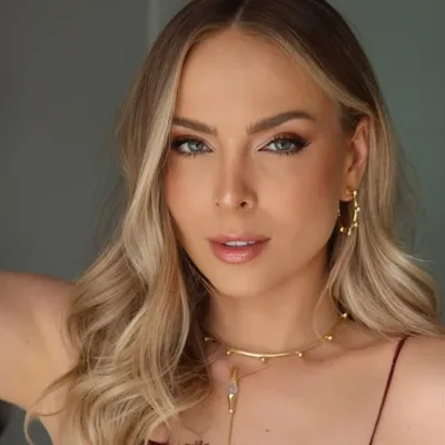 Tata Estaniecki profile