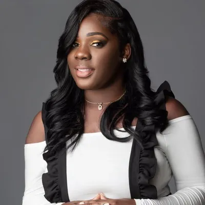 Shantavia Taylor •EDITORIAL HAIRSTYLIST profile