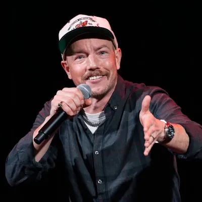 Taylor Clark profile