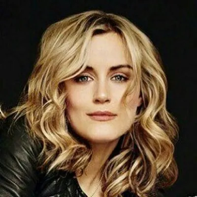 Taylor Schilling Brasil profile