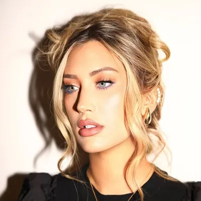 Tayray Salinas profile