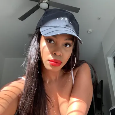 Tee Noir profile