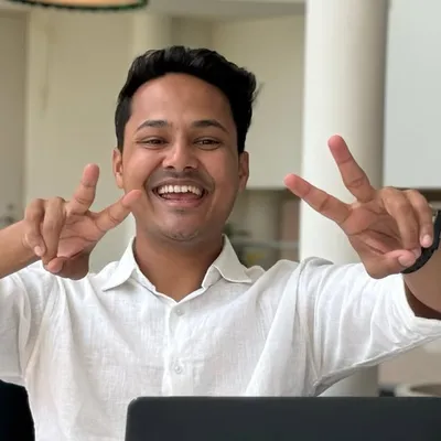 Tejas Mahajan | Adventures 🤿 Coffee ☕️ Travel ✈️ Remote work 💻 profile