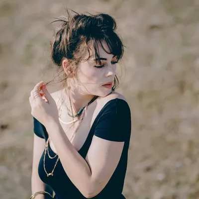 Demet Evgâr profile