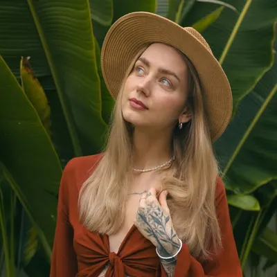 Tess Tattooing profile