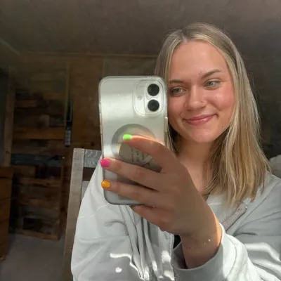 Tessa Carlstrom profile