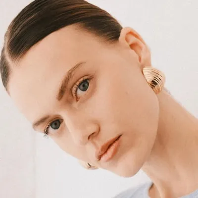 Tess Hellfeuer profile