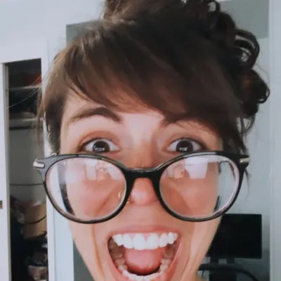 H A Y L e Y