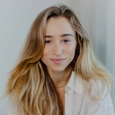 Thaís Heringer | Estrategista de Negócios Digitais 🇧🇷🇵🇹 profile