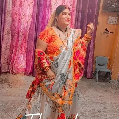 Komal thakur profile