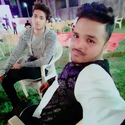 Thatz_aahil_raza profile