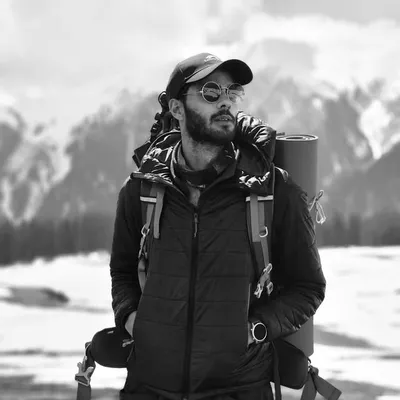 Zahid Kashmir Trekking Snowboarding profile
