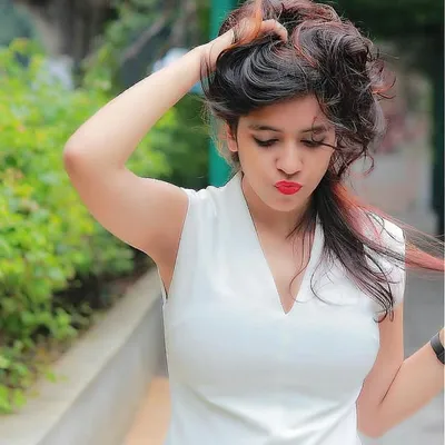 The DSLR beauty for shoutout profile