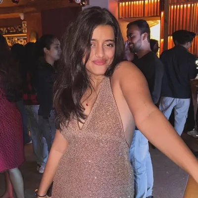 Esha Sharma profile