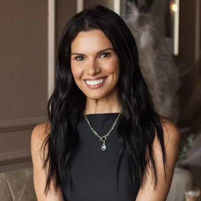Jennifer Tsourvakas profile