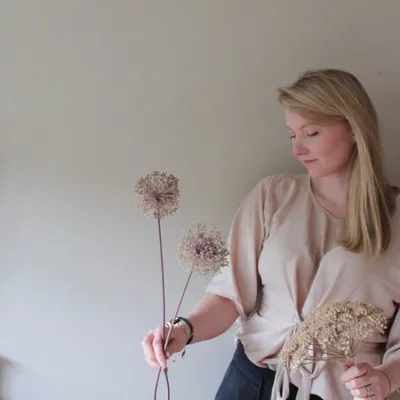 Katie | the little vintage profile