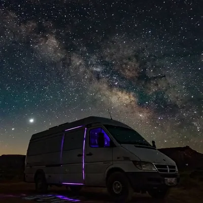 Ellie & Moose | Solo Van Life profile